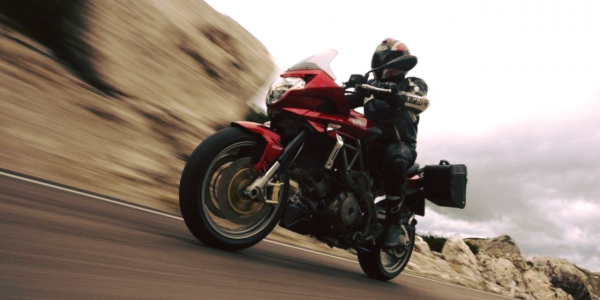 Motorcycle braking: key aspects to take into account