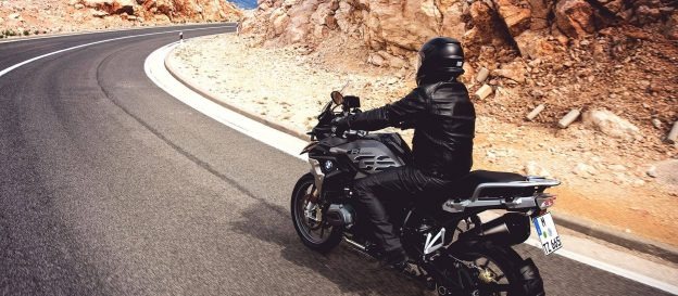 Ten good ideas to drive your motorcycle safer